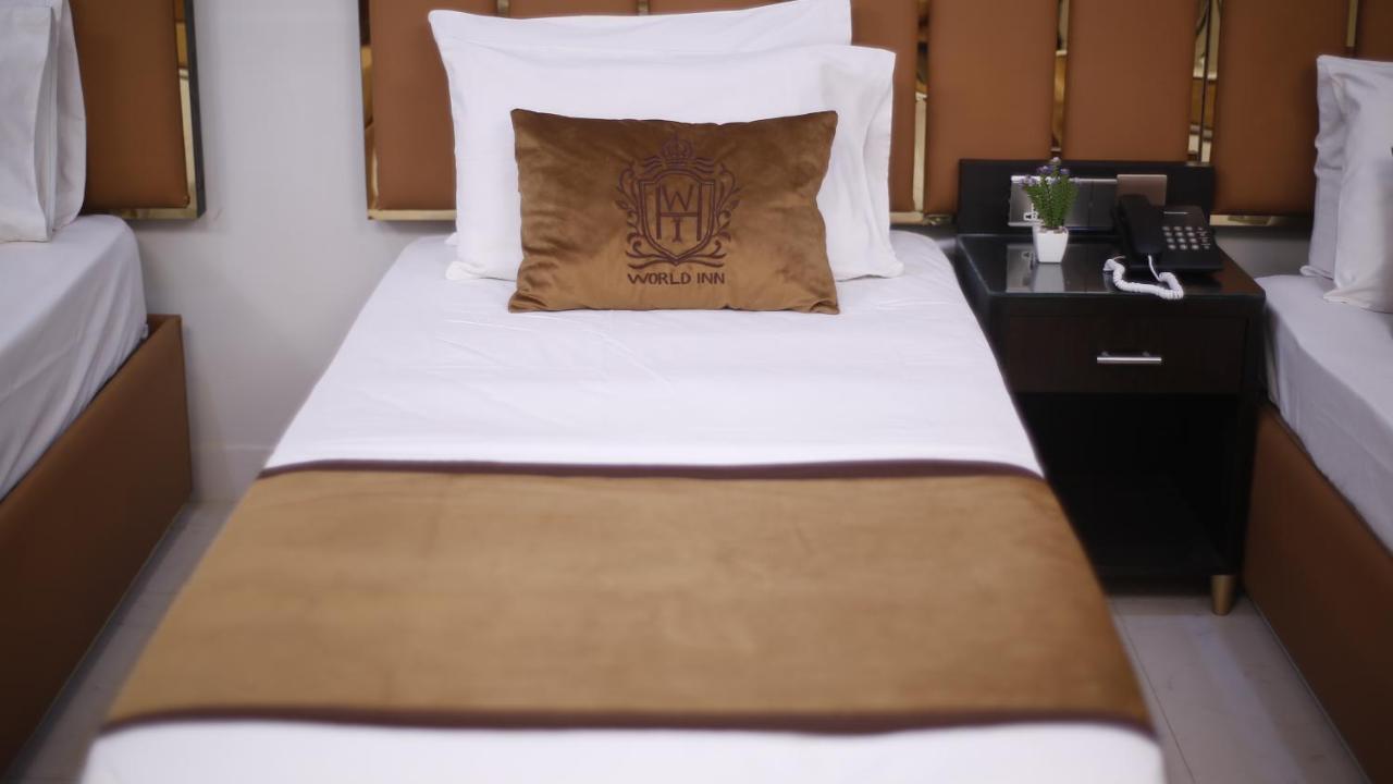 Bed and Breakfast Four Squares Karatschi Exterior foto