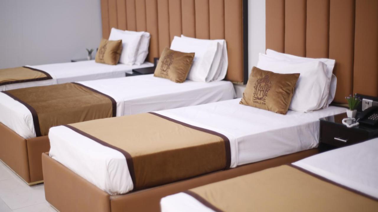Bed and Breakfast Four Squares Karatschi Exterior foto