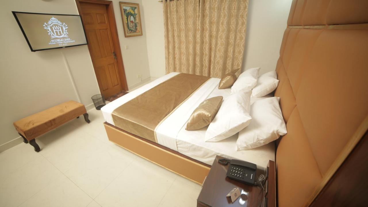 Bed and Breakfast Four Squares Karatschi Exterior foto