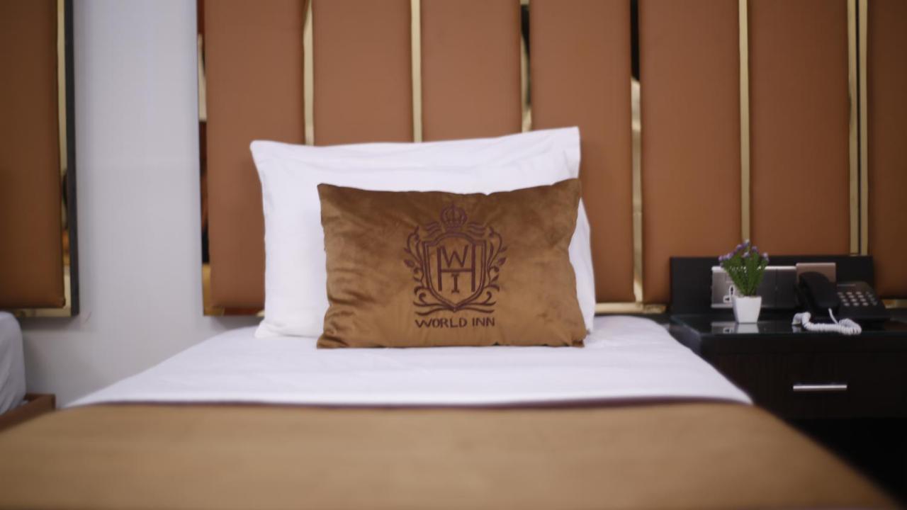 Bed and Breakfast Four Squares Karatschi Exterior foto